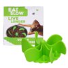 Zielony wkład do miski o falistym kształcie znajduje się przed opakowaniem z napisem "EAT SLOW LIVE LONGER" oraz zdjęciem psa i miski z karmą. Na opakowaniu widnieje również napis "GOBBLE STOPPER".