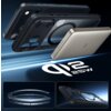 Na zdjęciu widoczne jest przezroczysto-czarne etui z funkcją MagSafe oraz szkło hartowane do Apple iPhone 17 Pro, a także srebrny powerbank z logo "ESR". W tle znajduje się napis "Qi2 25W", a na dole dwa mniejsze obrazy przedstawiające szczegóły etui i el