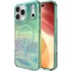 Etui wielokolorowe z efektem olejowym, przeznaczone do telefonu Apple iPhone 17 Pro Max, z widocznym okrągłym wzorem MagSafe. W tle widać fragment telefonu z wyświetlaczem o ciepłych barwach.