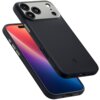 Na zdjęciu widoczne jest czarne etui na telefon z trzema otworami na aparaty oraz logo producenta. Etui jest pokazane w dwóch ujęciach, z przodu i z tyłu, z widocznymi przyciskami bocznymi.