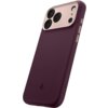 Burgundowe etui na telefon z trzema dużymi otworami na aparaty oraz mniejszymi na lampę i mikrofon, posiada logo producenta i tekst "SPIGEN" na boku. Etui ma gładką powierzchnię z teksturowanym fragmentem przy przyciskach.