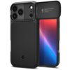 Czarne etui na telefon z trzema otworami na aparaty i przesuwaną osłoną, na której widnieje napis: "Optik Armor MagFit Spigen Inc in Irvine, California Made in China www.spigen.com". W tle widoczny jest ekran telefonu z kolorowym gradientem.
