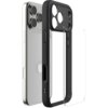 Czarny matowy futerał na telefon z przezroczystym tyłem, zaprojektowany do modelu Apple iPhone 17 Pro Max, ukazany obok telefonu z widocznymi trzema aparatami. Produkt ma wycięcia na przyciski i porty oraz otwory na obiektywy aparatu.