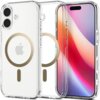 Przezroczyste etui z elementami w kolorze złotym, przeznaczone do telefonu Apple iPhone 17, z widocznym logo producenta w formie okręgu. Obok etui znajduje się telefon z kolorowym wyświetlaczem, na którym dominują odcienie różu, fioletu i pomarańczu.
