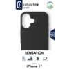 Czarne etui na telefon z wycięciem na aparat, z logo "cellularline protect" oraz napisami "SENSATION" i "iPhone 17". Widoczne są ikony oznaczające miękki dotyk, poziom ochrony, miękką mikrofibrę i ochronę narożników, a także informacja o użyciu materiałów
