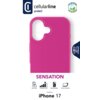 Różowe etui na telefon z wycięciem na aparat, oznaczone jako "SENSATION", przeznaczone dla iPhone 17, z ikonami wskazującymi na miękki dotyk, poziom ochrony, miękką mikrofibrę i ochronę narożników. Widoczne logo "cellularline protect" oraz informacja o za