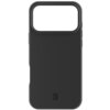 Czarne etui na telefon z dużym otworem na aparat, na dole widoczne logo w kształcie litery "C". Powierzchnia etui jest gładka i matowa.