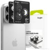 Na zdjęciu widoczny jest telefon z trzema obiektywami aparatu oraz dwa czarne szkła ochronne na obiektyw z napisem "Ringke Camera Lens Frame Glass Tempered Glass Lens Protector". W tle znajduje się opakowanie z napisem "Ringke Camera Lens Frame Glass Prem