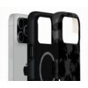 Na zdjęciu widoczne jest etui BURGA Tough Magsafe do Apple iPhone 17 Pro Max Nocturnal, które ma czarny wzór z motywem kwiatowym oraz okrągły symbol wskazujący na kompatybilność z MagSafe. Obok etui znajduje się fragment telefonu z trzema obiektywami apar