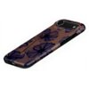Etui na telefon z ciemnym, kwiatowym wzorem w odcieniach fioletu i czerni, z widocznym napisem "BURGA" na dole. Produkt jest przeznaczony do modelu Apple iPhone 17 i posiada wycięcia na aparat oraz przyciski.