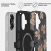 Etui BURGA Tough MagSafe do Apple iPhone 17 BFF przedstawione jest w dwóch warstwach: wewnętrznej silikonowej i zewnętrznej twardej, z wzorem misiów na ciemnym tle. Na zdjęciu widoczny jest również fragment telefonu z dwoma obiektywami aparatu oraz tekst: