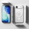 Przezroczyste etui na telefon z widocznym okrągłym wzorem MagSafe i logo w kształcie jabłka, obok telefonu z wyświetlaczem pokazującym abstrakcyjną grafikę w odcieniach niebieskiego i zielonego. Etui jest pokazane z różnych perspektyw, ukazując jego konst