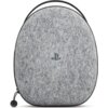 Szare, owalne etui z filcu z widocznym logo PlayStation na środku oraz czarnym uchwytem na górze. Na dole znajduje się zamek błyskawiczny z okrągłym uchwytem, również z logo PlayStation.