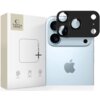 Na zdjęciu znajduje się opakowanie z logo "TECH PROTECT" oraz napisami "CAM FIT+" i ikonami symbolizującymi cechy produktu, obok którego widoczny jest telefon z nakładką na obiektyw. Nakładka ma czarny kolor i otwory dopasowane do obiektywów telefonu.
