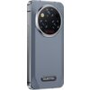 Szary smartfon z teksturowaną obudową, posiadający duży, okrągły moduł aparatu z kilkoma obiektywami i napisem "SUPER PERFORMANCE HD CAMERA". Na dole obudowy widoczne jest logo "OUKITEL".