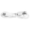 Na zdjęciu znajduje się biały kabel USB z końcówkami USB-A i USB-C, zwinięty w pętlę. Kabel jest schludnie ułożony, a na jednej z końcówek widoczne jest logo USB.
