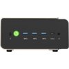 Czarny panel przedni komputera z trzema portami USB oznaczonymi jako "SS", jednym portem "TYPE C", przyciskiem zasilania z zieloną ikoną oraz gniazdem słuchawkowym. Na panelu widoczne są także symbole wskazujące funkcje poszczególnych portów.