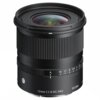 Czarny obiektyw fotograficzny z widocznymi oznaczeniami: "12mm 1:1.4 DC Ø62" oraz "SIGMA". Na obiektywie znajdują się także skale przysłony z wartościami od 1.4 do 16.