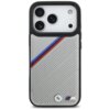 Szare etui na telefon z perforowaną powierzchnią i ukośnymi liniami, ozdobione trzema paskami w kolorach niebieskim, granatowym i czerwonym. Na dole widoczne jest okrągłe logo BMW oraz emblemat z literą "M" w tych samych kolorach.