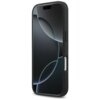 Czarne etui na telefon wykonane z gładkiej skóry, z widocznymi przyciskami bocznymi i otworem na aparat. Produkt jest kompatybilny z technologią MagSafe.