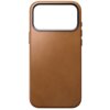 Jasnobrązowe etui wykonane z gładkiej skóry, z dużym otworem na aparat w górnej części, posiada przyciski po bokach. Produkt jest przeznaczony do telefonu Apple iPhone 17 Pro Max i jest kompatybilny z MagSafe.