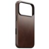 Brązowe etui wykonane z gładkiej skóry, z dużym otworem na aparat i przyciskiem bocznym. Produkt ma eleganckie wykończenie i jest przeznaczony do telefonu Apple iPhone 17 Pro.