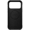Czarne etui na telefon z dużym otworem na aparat i okrągłym wzorem na środku, z napisem "NOMAD" w centralnej części. Produkt jest przeznaczony do iPhone 17 Pro Max i obsługuje technologię MagSafe.