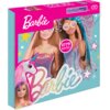 Opakowanie zestawu kreatywnego "DIAMOND DOTZ Box Barbie Fantasy 018-DBX093" przedstawia dwie postacie z okularami w kształcie serc, otoczone kolorowymi wzorami i jednorożcem. Na opakowaniu widnieje napis "Barbie" oraz informacja "2779 DOTZ!!".