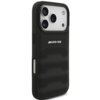Czarne etui na telefon z widocznym logo "AMG" oraz wytłoczonymi liniami i wzorem z małych otworów. Etui posiada wycięcia na aparat i przyciski boczne.