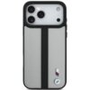 Szare etui na telefon z czarnym perforowanym paskiem pośrodku, ozdobione logo BMW M w kolorach czerwonym, niebieskim i granatowym oraz okrągłym logo BMW w dolnej części. W górnej części widoczne są trzy otwory na aparaty i jeden na lampę błyskową.