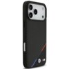 Czarne etui na telefon z teksturą karbonową, ozdobione trzema ukośnymi paskami w kolorach niebieskim, granatowym i czerwonym oraz logo BMW M. Etui posiada wycięcia na aparat i przyciski, a na dole widoczne jest okrągłe logo BMW.