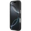 Czarne etui na telefon z przezroczystymi elementami, zaprojektowane dla Apple iPhone 17, z widocznymi przyciskami bocznymi. Na ekranie telefonu widoczny jest abstrakcyjny wzór z ciemnymi i jasnymi okręgami.