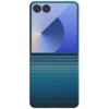 Etui na telefon w kolorze wielokolorowym, z widocznym wzorem przypominającym tkaninę, posiada dwa otwory na aparaty fotograficzne oraz jeden mniejszy na lampę błyskową. Górna część etui ma gradientowy niebieski kolor z geometrycznym wzorem.