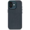 Granatowe etui skórzane z wycięciem na aparat i logo "DECODED" w dolnej części. Etui jest przeznaczone do telefonu Apple iPhone 17 i posiada funkcję MagSafe.