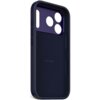 Granatowe etui silikonowe z technologią MagSafe, przeznaczone do Apple iPhone 17 Pro, posiada wycięcia na aparat i przyciski oraz napis "DECODED" wewnątrz. Produkt ma antybakteryjne właściwości.