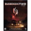 Okładka gry planszowej "Dziedzictwo: Księga Swana" przedstawia nocną scenę z drewnianym domem oświetlonym ciepłym światłem, w tle widać wiatrak oraz ciemne niebo pełne gwiazd. Na górze widnieje tytuł "DZIEDZICTWO", a na dole informacje o autorach i ilustr