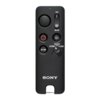 Czarny pilot z kilkoma przyciskami i pokrętłem, na którym widoczne są napisy: "T", "W", "NEAR", "C1", "FOCUS", "ZOOM", "LOCK", "AF-ON" oraz logo "SONY".