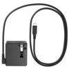 Czarny zasilacz z długim kablem zakończonym wtyczką USB-C. Na wtyczce widoczny jest napis "Nikon".