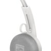 Białe słuchawki nauszne z widocznym oznaczeniem "R" na pałąku oraz logo "PHILIPS" na szarej powierzchni nausznika. Konstrukcja pałąka jest prosta, z metalowym elementem w środku.