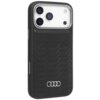 Czarne etui na telefon z syntetycznej skóry z wytłoczonym wzorem w kształcie strzałek oraz widocznym logo Audi w dolnej części. Etui jest kompatybilne z systemem MagSafe i przeznaczone do modelu Apple iPhone 17 Pro.