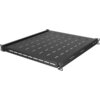 Czarna półka LANBERG AK-1021-B 19" 1U z otworami wentylacyjnymi na powierzchni, przeznaczona do montażu w szafach serwerowych. Produkt ma prostokątny kształt i jest wykonany z metalu.
