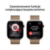 Dwa zegarki z tytanową kopertą i złotą bransoletą mediolańską wyświetlają komunikaty dotyczące funkcji bezpieczeństwa. Na jednym ekranie widoczny jest tekst: "Mom Hard Fall SOS Mom called emergency...", a na drugim: "It looks like you've taken a hard fall