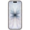 Na zdjęciu widoczny jest smartfon z etui w kolorze jasnym, z wyświetlaczem prezentującym abstrakcyjny wzór przypominający symetryczne, rozmyte płatki w odcieniach szarości i błękitu. Na górze ekranu znajduje się wycięcie na kamerę i czujniki.