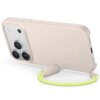 Beżowe etui na telefon z trzema widocznymi obiektywami aparatu i jasnym paskiem, na którym znajduje się napis "beats". Etui posiada wbudowaną podpórkę oraz otwory na przyciski i port ładowania.