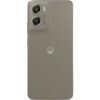 Oliwkowy smartfon z dwoma obiektywami aparatu i napisem "50 MP CAMERA" na tylnej obudowie, z widocznym logo Motorola. Powierzchnia obudowy ma delikatną teksturę.