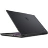 Przedstawiony jest laptop z otwartą pokrywą, na której widoczne jest logo producenta. Obudowa ma ciemny kolor, a na bocznej krawędzi znajdują się różne porty i złącza.