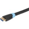 Czarny kabel HDMI z niebieskim akcentem na złączu, na którym widnieje napis "MONTIS". Kabel ma plecioną osłonę, a złącze jest złote.