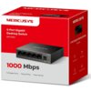 Czerwone pudełko z białymi napisami zawiera zdjęcie przełącznika sieciowego z pięcioma portami, oznaczonego jako "5-Port Gigabit Desktop Switch MS105GS". Widoczny jest tekst: "MERCUSYS", "1000 Mbps", "Full Gigabit Ports", "Plug and Play", "Power Saving".