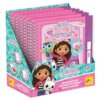 Na zdjęciu znajduje się zestaw kolorowanek "Gabby's Dollhouse Gabdorable Waterbook" z miękką okładką, umieszczony w stojaku. Na okładce widoczna jest postać dziewczynki z kotem, a obok znajduje się fioletowy pisak; na opakowaniu widnieje logo "Lisciani" o