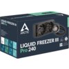 Na zdjęciu znajduje się opakowanie produktu "Chłodzenie wodne ARCTIC Liquid Freezer III Pro 240 Czarny" z widocznym logo ARCTIC oraz grafiką przedstawiającą chłodzenie. Na opakowaniu widnieje tekst: "LIQUID FREEZER III Pro 240", "MX-6 included", "6 years 